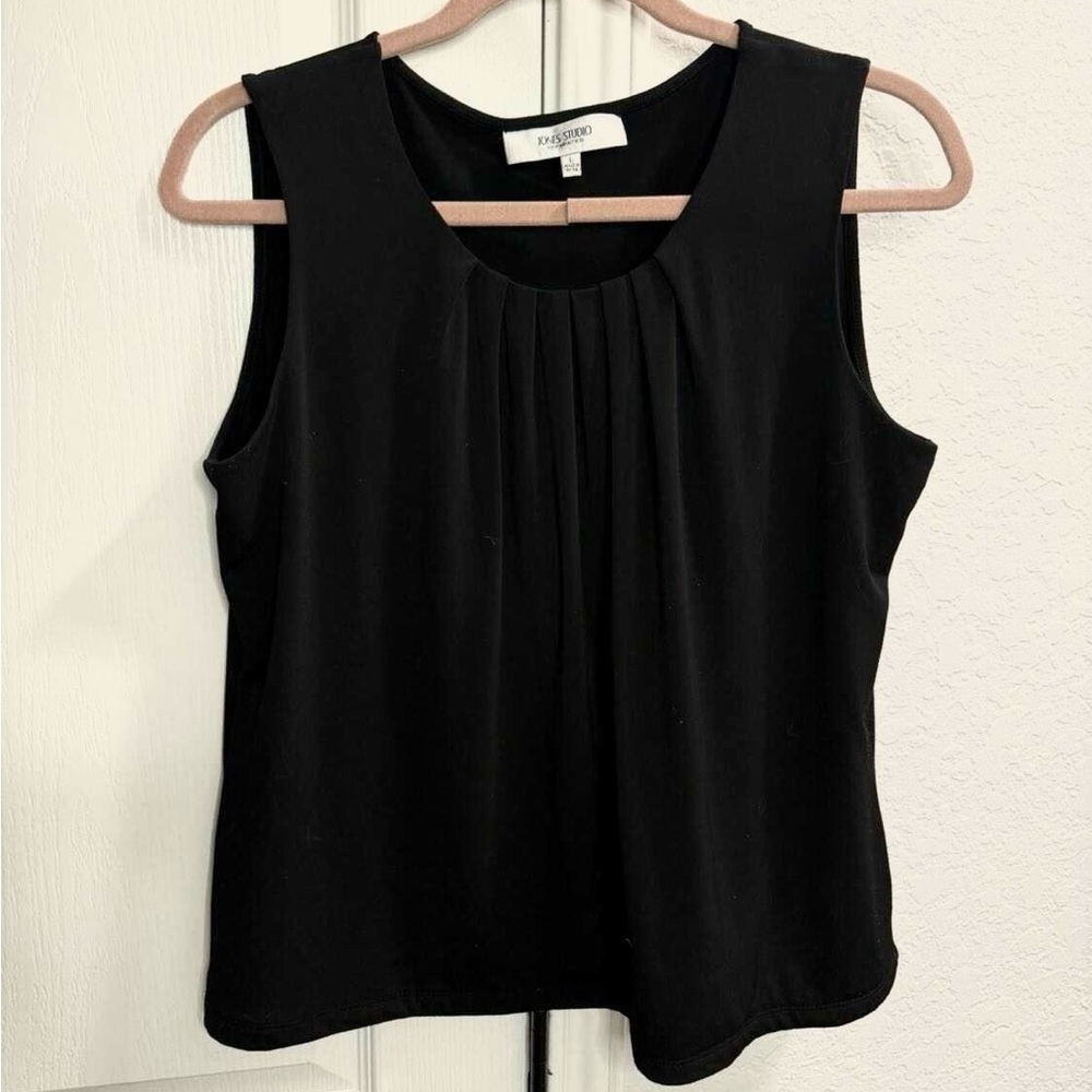 Jones Studio Black Sleeveless Blouse